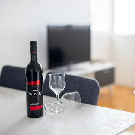 S-apartment *